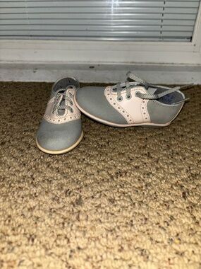 Gray and Light Pink Kids Lace-Up Dress Shoes toddler size 5 size 1/2